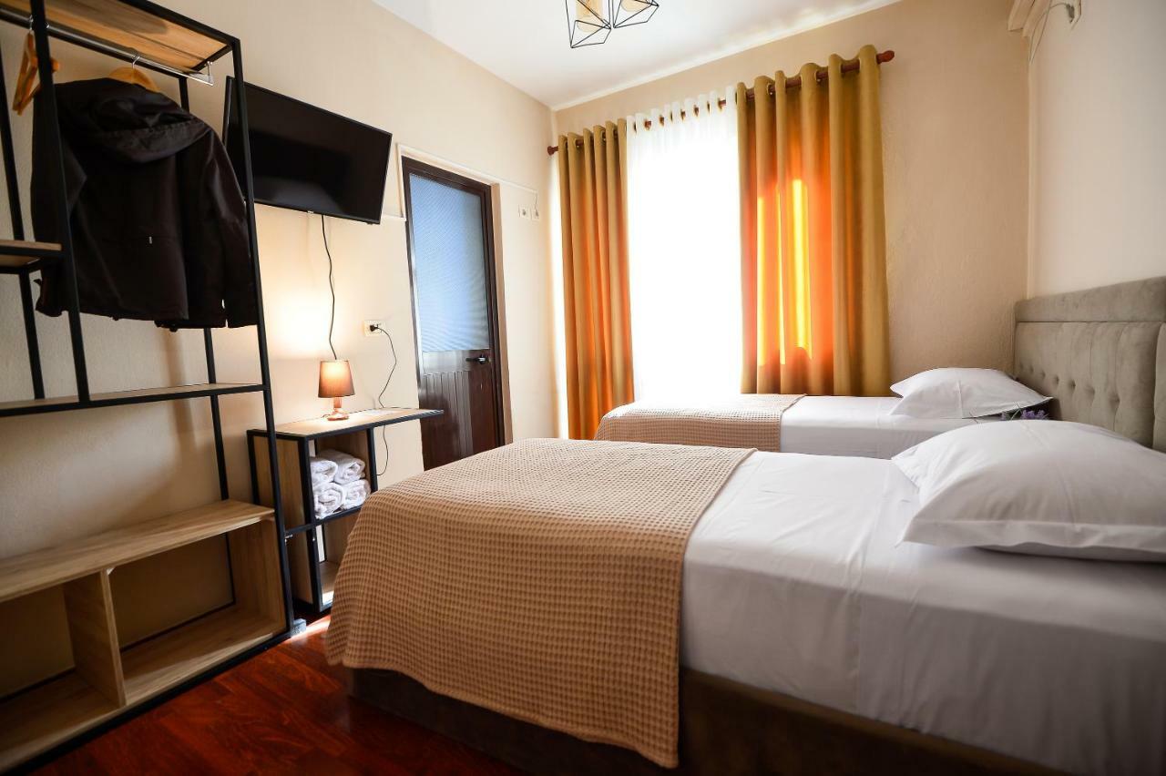 Hotel Niku Тирана Экстерьер фото